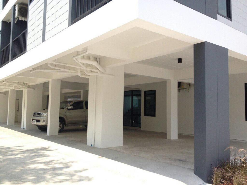צ'ון בורי Promsook Apartment מראה חיצוני תמונה