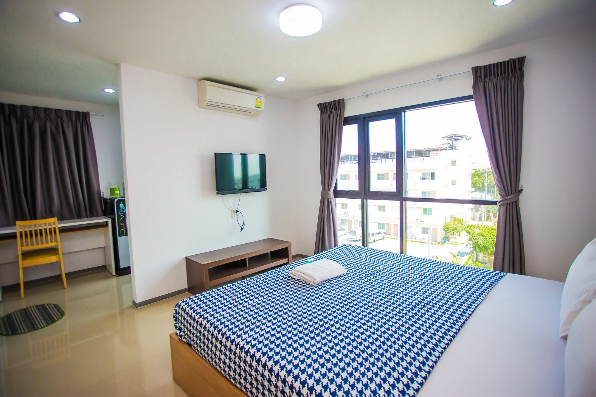 צ'ון בורי Promsook Apartment מראה חיצוני תמונה